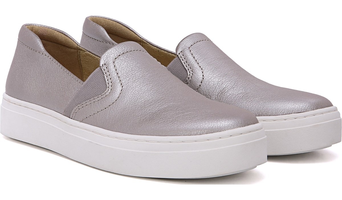 naturalizer carly sneaker